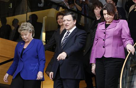 José Barroso, Catherine Ashtonová a eurokomisaky